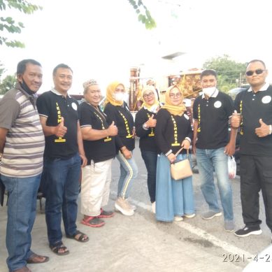 IKA SMANSA GORONTALO 88 BAGI 250 PAKET TAKJIL