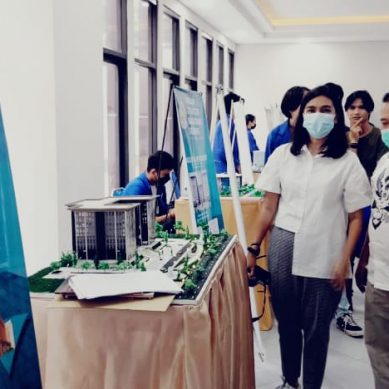 Julius Dapat Dukungan Direktur Polimdo Saat Tampilkan Pameran DSBG