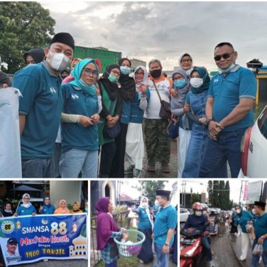 IKA SMANSA 88, KEMBALI  BERBAGI TAKJIL DI SIMPANG LIMA KOTA GORONTALO