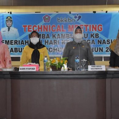 Kades Harus Mampu membangkitkan semangat untuk bisa ikut KB