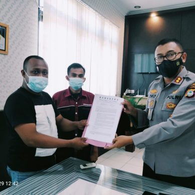 Dua Pimpinan LSM Serahkan Laporan Kasus Dugaan Perusakan Hutan Kepada Kapolres Pohuwato