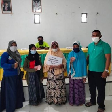 Terima BLT Dimasa Pandemi, 75 KPM Warga Desa Talaga Terima Dengan Suka Cita