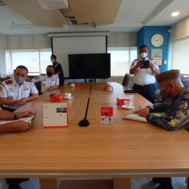 Seriusi  Percepatan Pembangunan Bandara, Bupati Pohuwato Serahkan NPHD Kepada Kemenhub