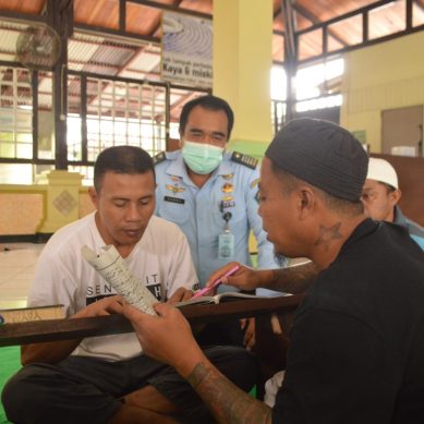 BERTATO DI SEKUJUR TUBUH, TAK MENYURUTKAN WBP INI MENJADI PENGAJAR AL-QUR’AN DI LAPAS GORONTALO