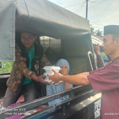 Karang Taruna  Desa Polambane Pohuwato Berbagi Takjil