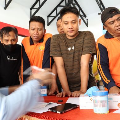 LAPAS KELAS IIA GORONTALO  TEST URINE PETUGAS DAN NARAPIDANA