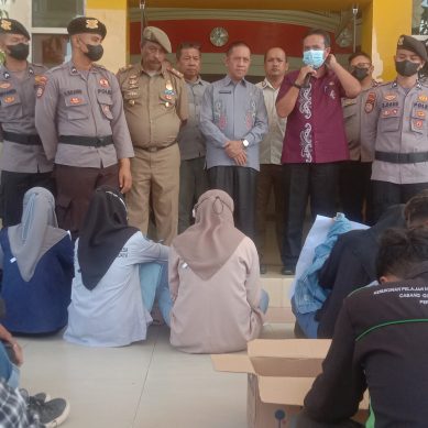 Aksi Demo, Sekda Pohuwato Mampu Redam Emosi Mahasiswa KPMIP.