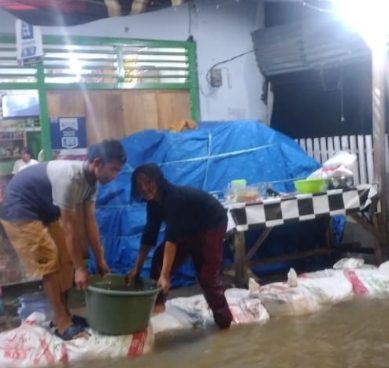 Saluran Air Meluap, Warga Keluhkan Banjir Setiap Hujan Mengguyur