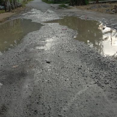 Ruas Jalan Berlubang  Desa Dulomo Tilango Kabgor,   Di Keluhkan Warga