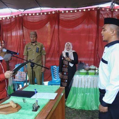 Lantik PAW BPD Desa Karya Baru, Wabup Suharsi Ingatkan Sinergitas