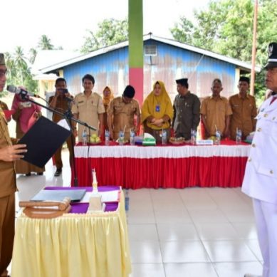 Bupati Pohuwato Lantik Penjabat Kades Manunggal Karya