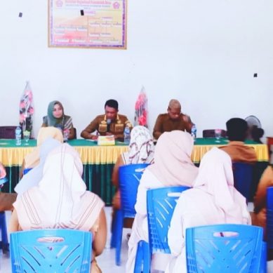 Berkantor Di Desa Mootilango, Camat Duhiadaa Warning Kinerja Para Kadus