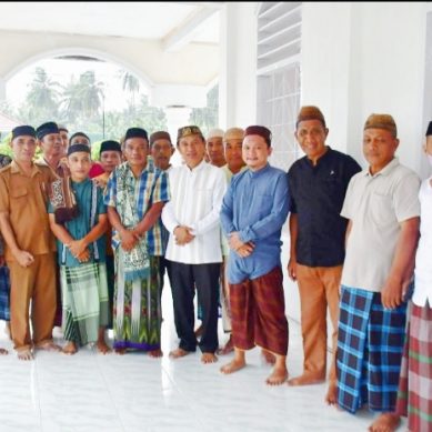 Dihadapan Jemaah, Bupati Berpesan Untuk Selalu Menjaga Dan Memakmurkan Masjid.