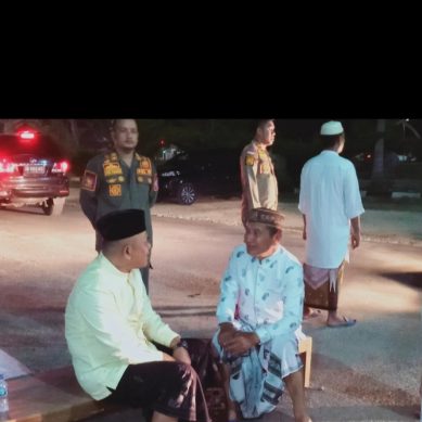 Saipul Mbuinga Dan Nasir Giasi Terciduk Dan Terlihat Mesra. Ada Apa..?