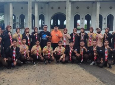 Tak Kalah Raih Keberkahan di Bulan Ramadhan, Ambalan SMA Negeri 1 Popayato Barat Bagi Takjil