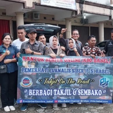 KBO dan PJS Babel Bagi Takjil Di Temani  “Emak Kite” Tokoh Perempuan Pangkalpinang