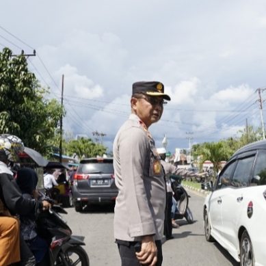 Wakapolda Gorontalo Turun Langsung Atur Arus Lalu Lintas, Urai Kemacetan Lebaran Ketupat