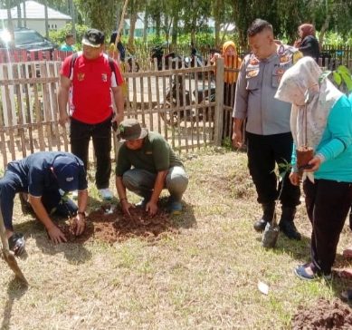 Giat Kebun Gizi, Pemdes Bulangita Gelar Penanaman 1000 Pohon