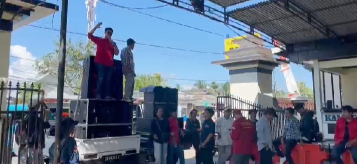 DEMO APMPL TERUS DESAK KAPOLDA GORONTALO TERTIBKAN PETI DAN COPOT KAPOLRES POHUWATO.