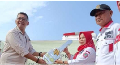 Patut Diapresiasi Pani Gold Project Serahkan Satu Unit Mobil Ambulance Kapemkab Pohuwato