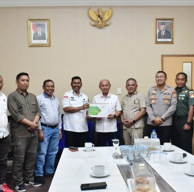 Forkopimda Terima Dokumen  Kaplingan Para Penambang