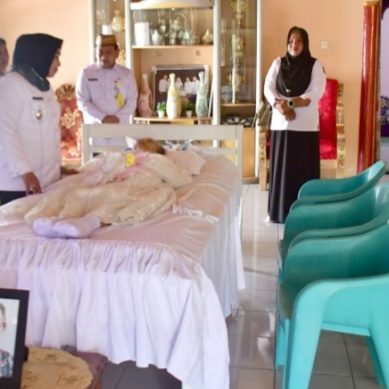 Wabup Pohuwato Berkunjung Kerumah Duka Sneth Van Gobel