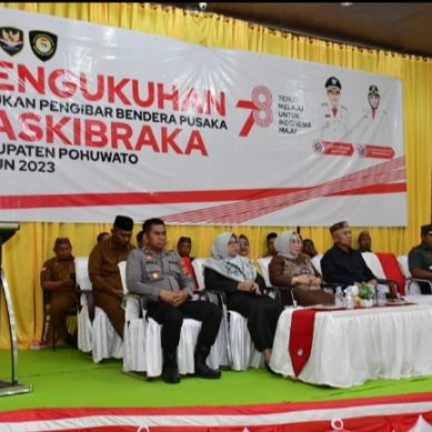 Bupati Saipul Mbuinga Kukuhkan Paskibra Pohuwato