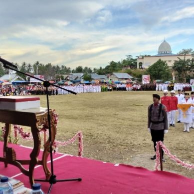 Ratusan Siswa SMP Dan SD Se Kecamatan Randangan, Ikut Upacara Penurunan Bendera