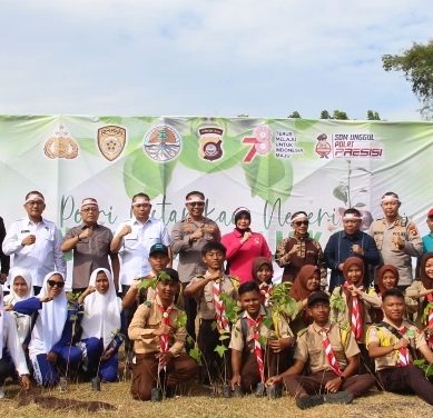 POLDA GORONTALO BERSAMA FORKOPIMDA LAKSANAKAN KEGIATAN PENANAMAN POHON SECARA SERENTAK