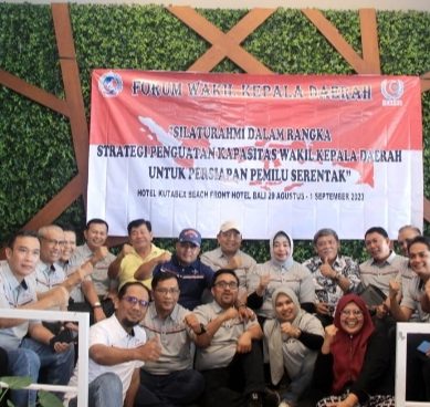 Dalam Kapasitas Forwakada, Wakil Bupati Suharsi Igirisa Bahas Isu Pemilu  di Bali, 