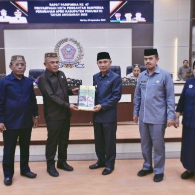 Pemkab Pohuwato Serahkan Ranperda Perubahan APBD TA 2023