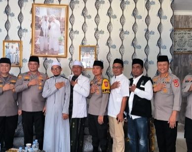 Disambangi Tiga Jenderal Ops NCS, ketua Ponpes Daarul Falah Ciamis Dukung Polri Wujudkan Pemilu Damai