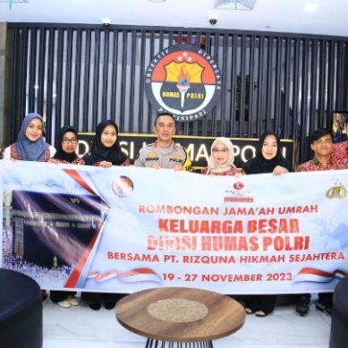 HUT Humas Polri, Kadiv Humas Berangkatkan 15 Orang Ibadah Umroh