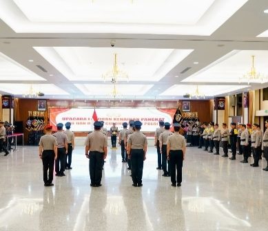 Polri Naikan Pangkat Setingkat Lebih Tinggi 13 Pati