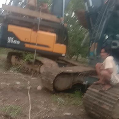 Bebas Keluar Masuknya Escavator Ke Wilayah PETI Di Taluditi, Timbulkan Tanya Besar