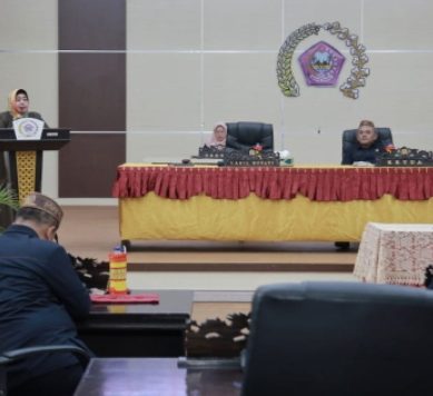 Wakil Bupati Pohuwato Hadiri  Paripurna DPRD Tentang Persetujuan Bersama atas 5 Buah Ranperda