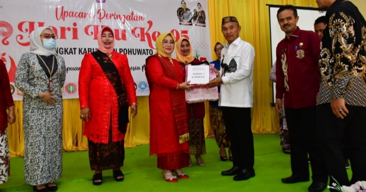 Bupati Saipul Mbuinga Hadiri Pelaksanaan Upacara Hari Ibu Ke- 95