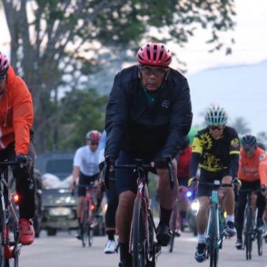 Kapolda Ajak Pejabat Utama Polda Gorontalo Jaga Kesehatan Tubuh Dengan Gowes Bersama