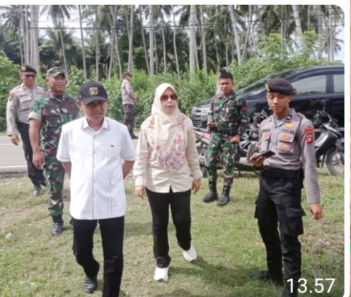Usai Gunakan Hak Pilih, Bupati Pohuwato Langsung Pantau Jalannya Proses Pemilu