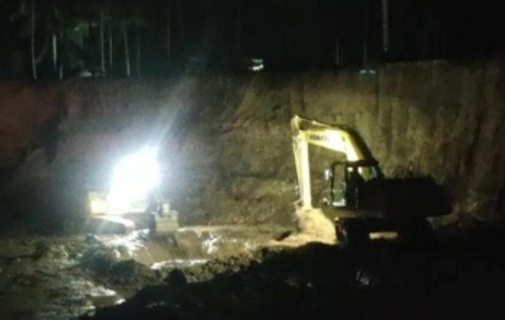 Tak Bisa Di Bendung,  Pasca Pemilu Aktifitas Alat Escavator Di Dengilo  Mulai Beroperasi.