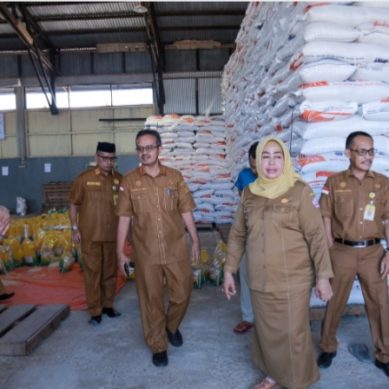 Jelang Ramadhan, Wabup Pohuwato Pantau Stok Beras di Gudang Bulog