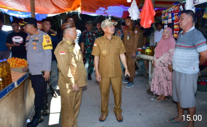 Pantau Harga Bahan Pokok, Bupati Saipul Mbuinga Sidak Pasar Marisa, Jelang Ramadhan
