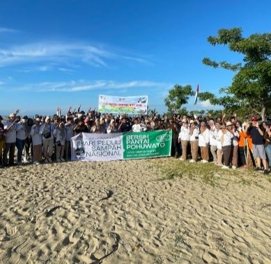 Gandeng DLH Pohuwato Dan Pemdes, PGP Gelar Aksi Bersih Bersih Pantai.