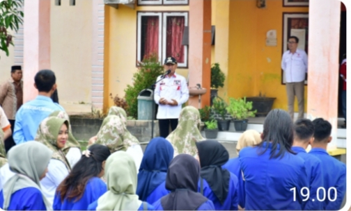 Gebyar SMS, Bupati Saipul A. Mbuinga, Resmi Serahkan Mahasiswa Yang Melaksanakan KKN Di Kecamatan Dengilo
