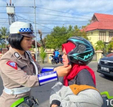 DITLANTAS POLDA GORONTALO PERLIHATKAN SIKAP HUMANIS DALAM OPERASI KESELAMATAN OTANAHA 2024