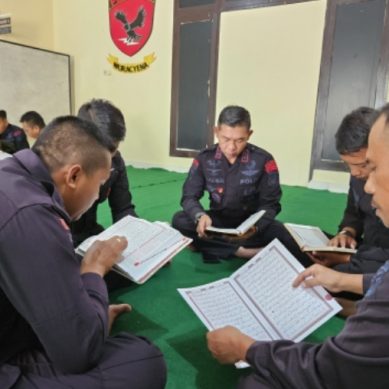 Di Bulan Suci Ramadhan, Brimob Gorontalo Rutin Laksanakan Tadarus Al-qur’an