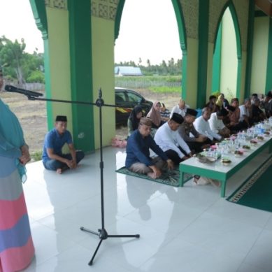 Safari Ramadhan Wabup Suharsih Igirisa   di Masjid Al-Munawarah Kecamatan Popayato.