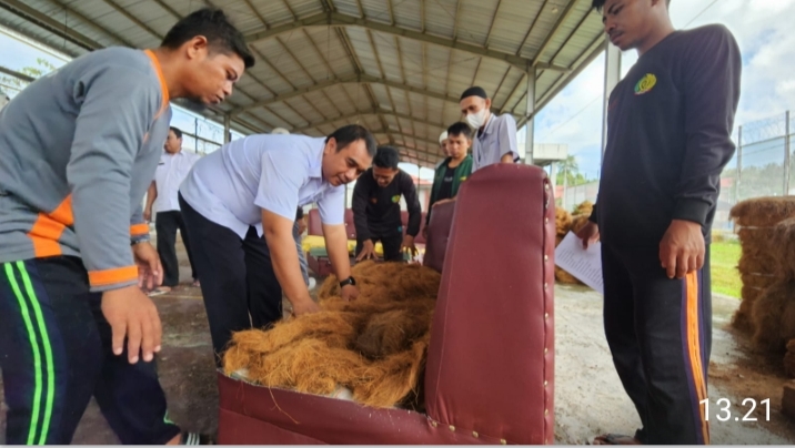 jadi bahan baku kursi sofa,Napi Lapas Pohuwato manfaatkan Cocofiber