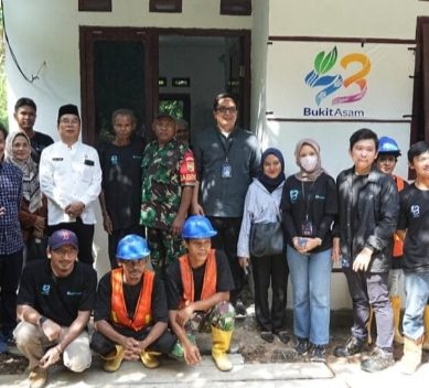 Bantuan Bedah Rumah, Bukti Nyata Kepedulian Bukit Asam Untuk Masyarakat