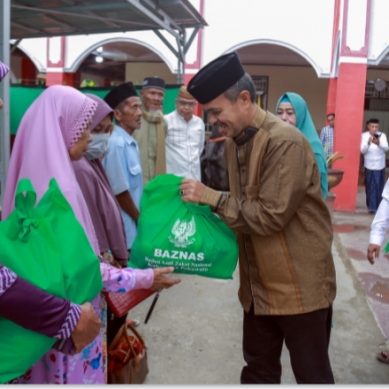 Wabup Suharsih Igirisa Dan Sekda Iskandar Datau Buka Puasa Di Randangan